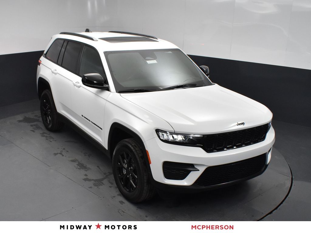 2025 Jeep Grand Cherokee Altitude's photo