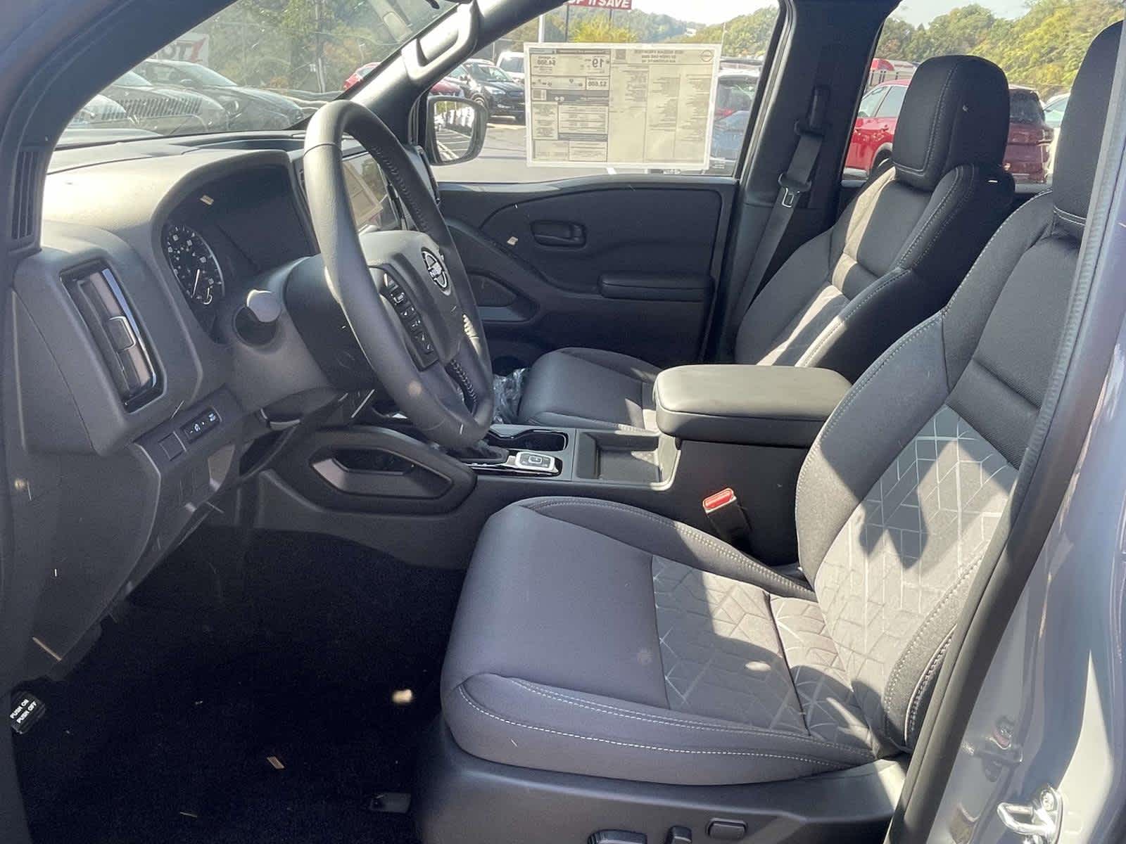 2026 Nissan Frontier SV photo 13