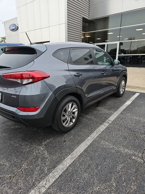 2016 Hyundai Tucson SE photo 2