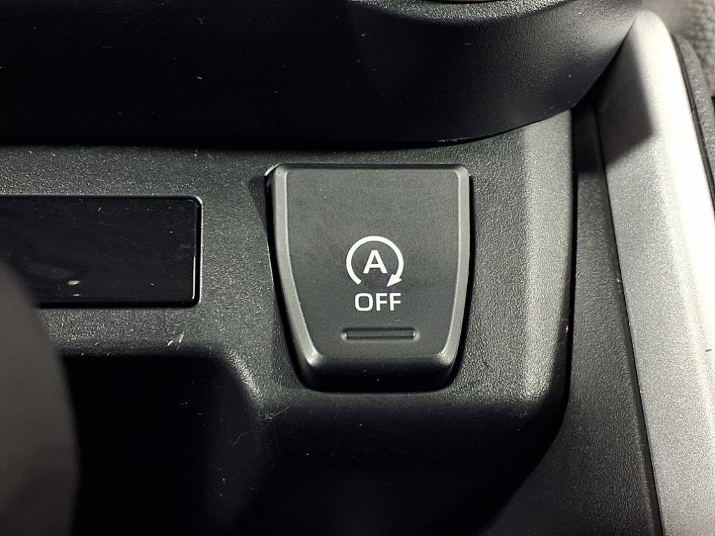 2021 Toyota RAV4 XLE photo 11
