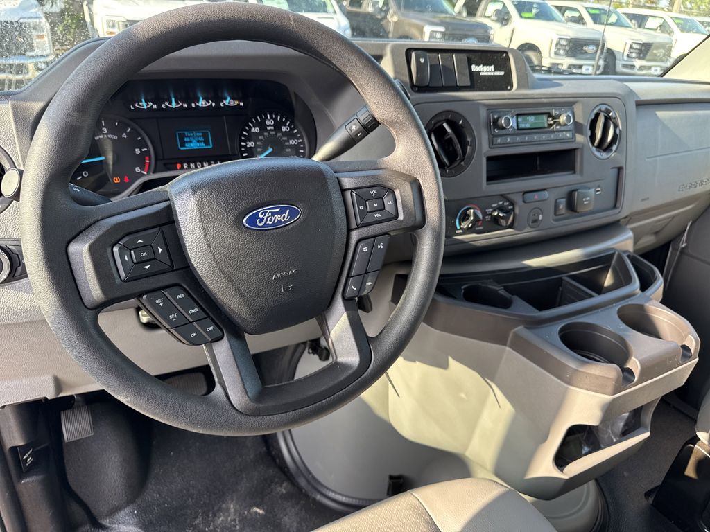 2025 Ford E-350 Base photo 4