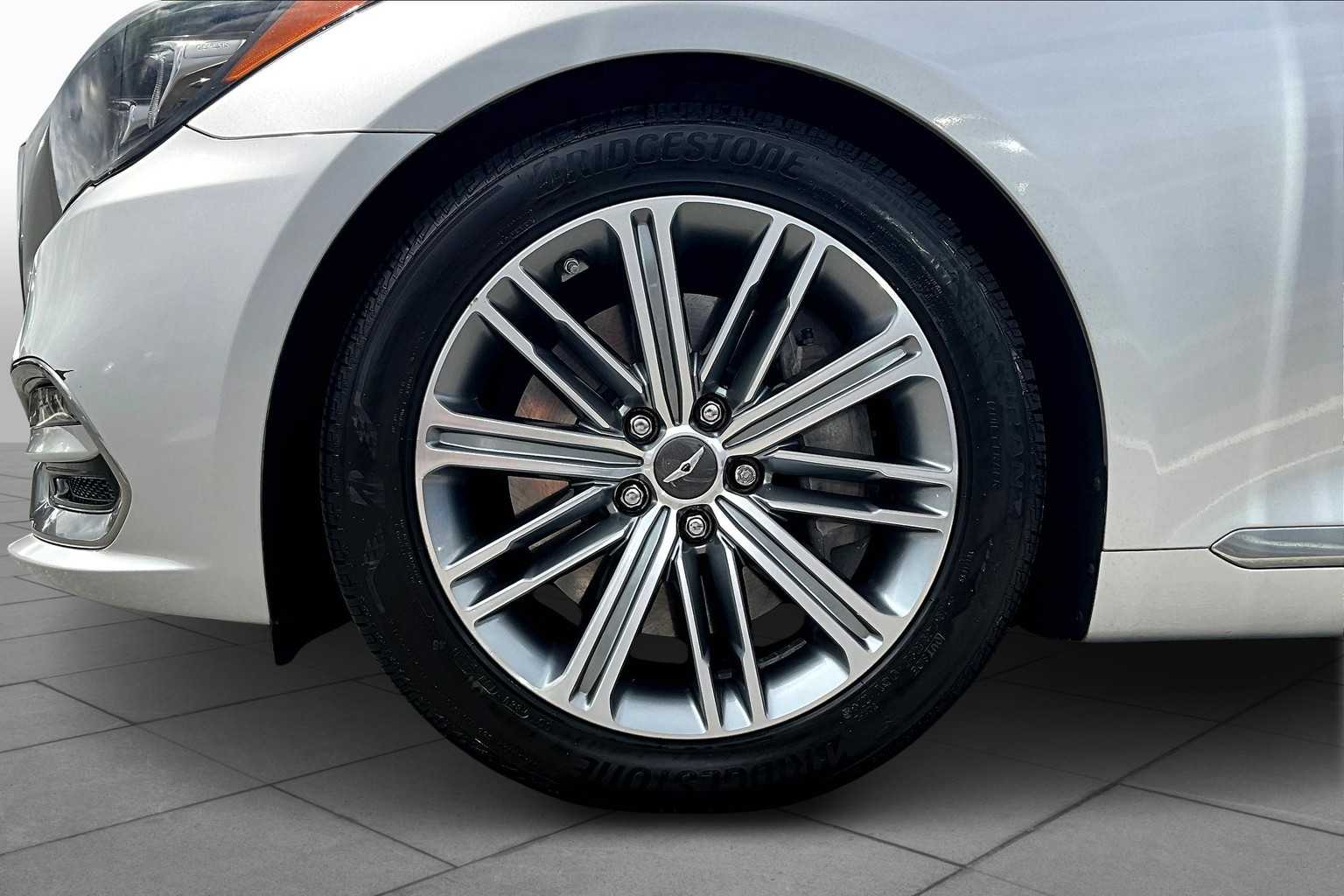 2018 Genesis G80 AWD photo 9