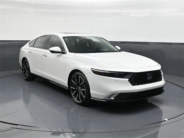 2025 Honda Accord Hybrid Touring photo 2