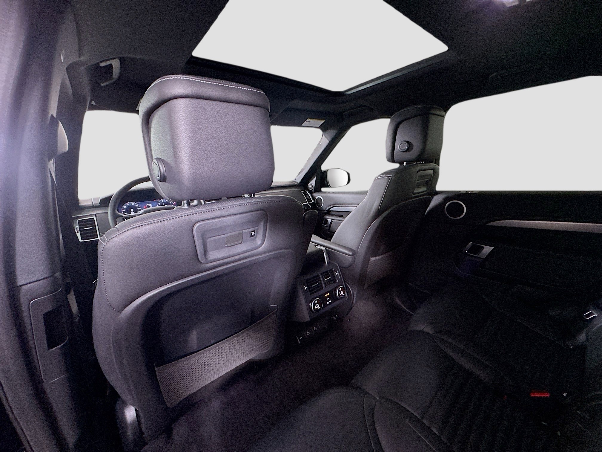 2024 Land Rover Discovery SE photo 19