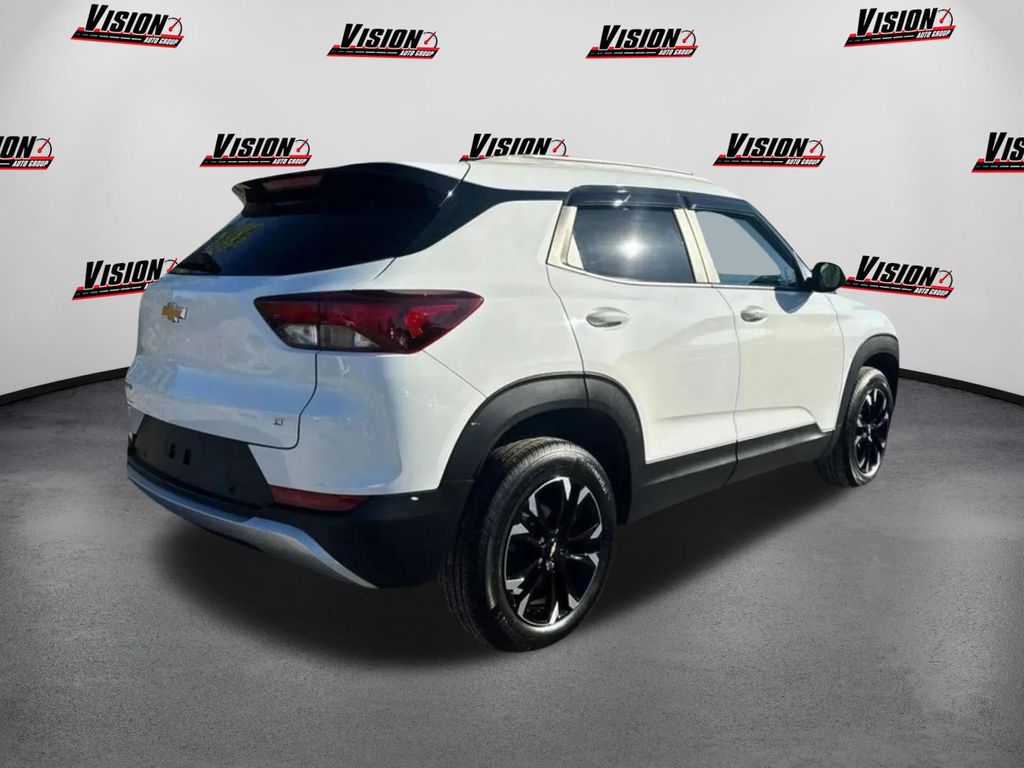 2023 Chevrolet Trailblazer LT photo 3