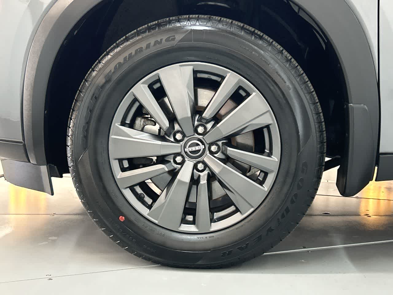 2022 Nissan Pathfinder SV photo 10