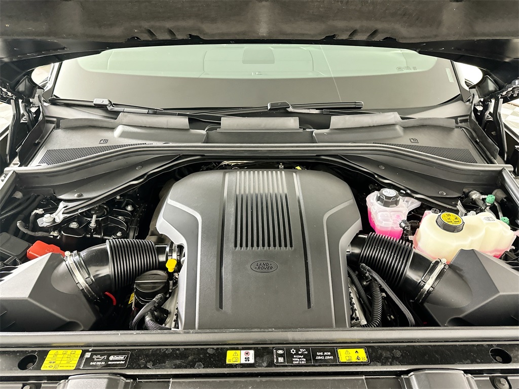 2025 Land Rover Range Rover SE photo 25