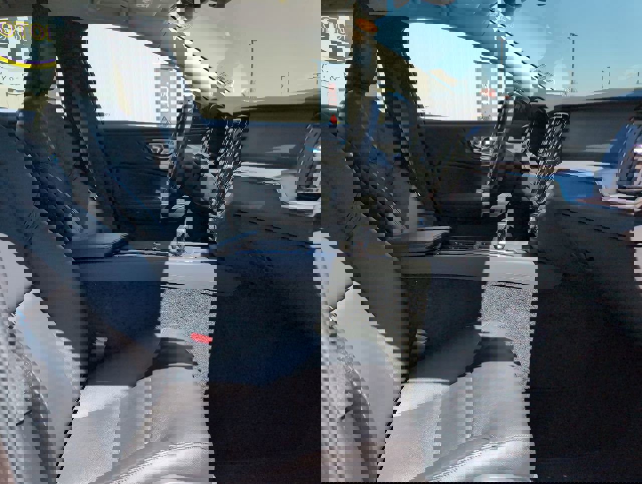 2025 Volvo S60 Core photo 17