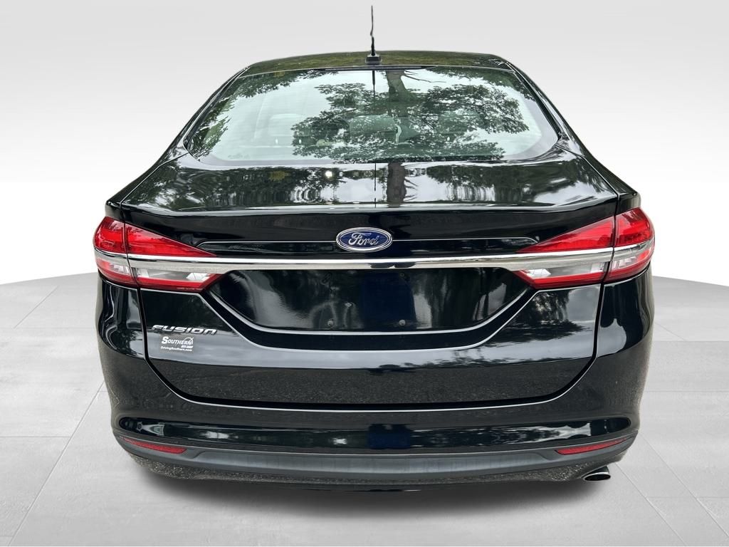 2017 Ford Fusion SE photo 4