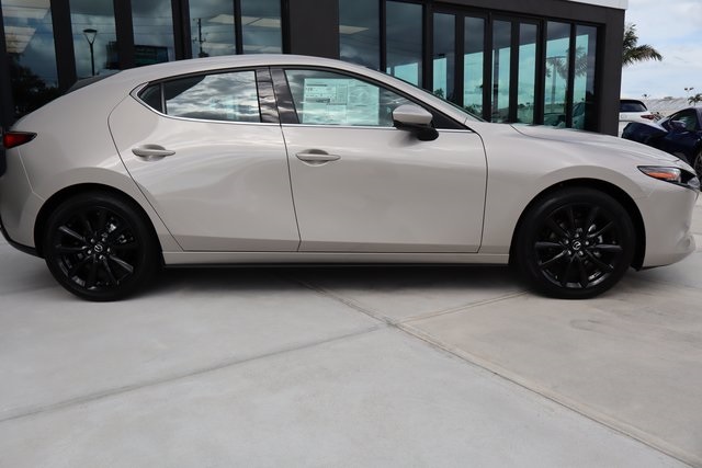 2026 Mazda Mazda3 Hatchback 2.5 s Premium photo 2