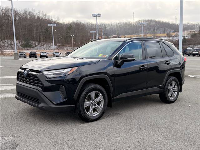 2022 Toyota RAV4 XLE's photo