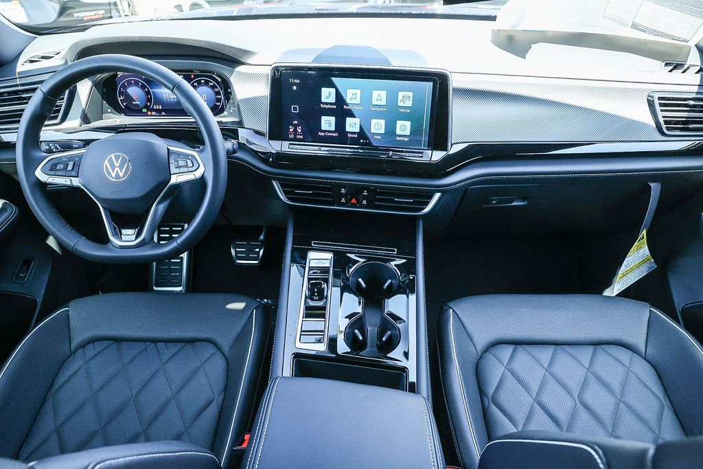 2025 Volkswagen Atlas Cross Sport SEL Premium R-Line photo 3