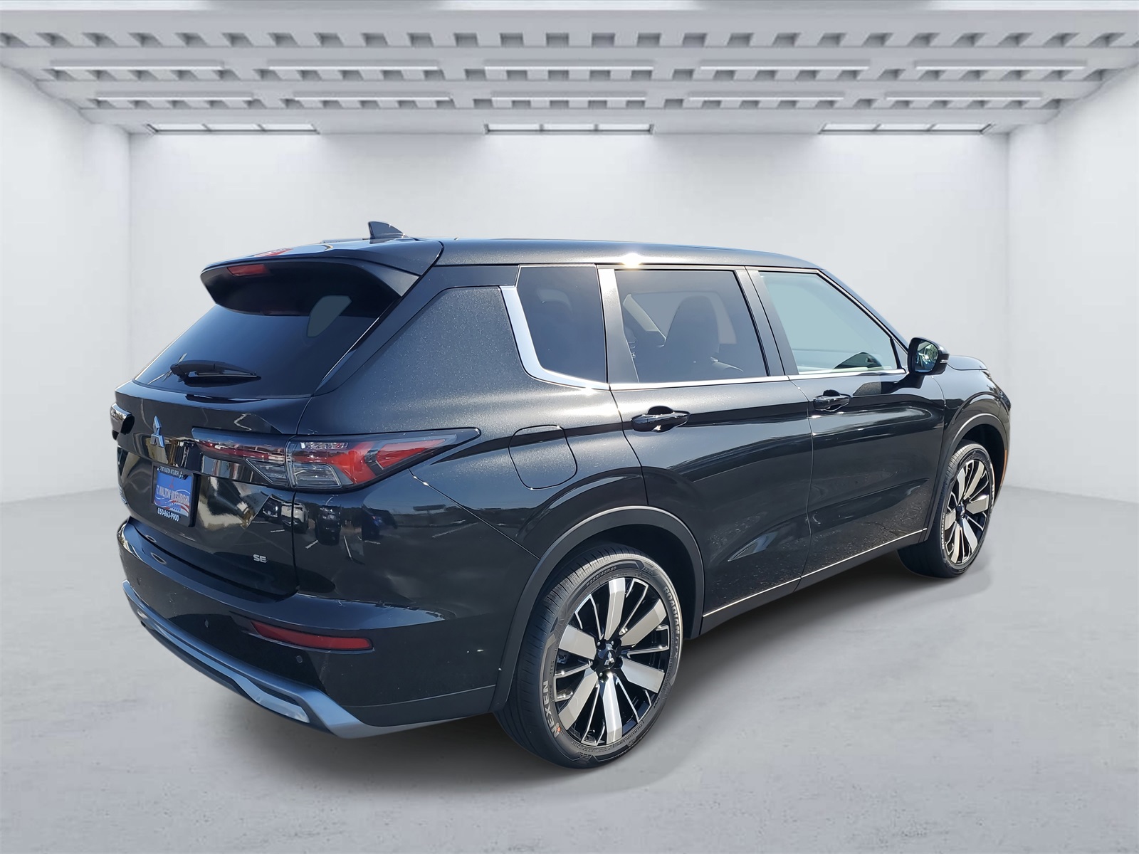2025 Mitsubishi Outlander SE photo 4