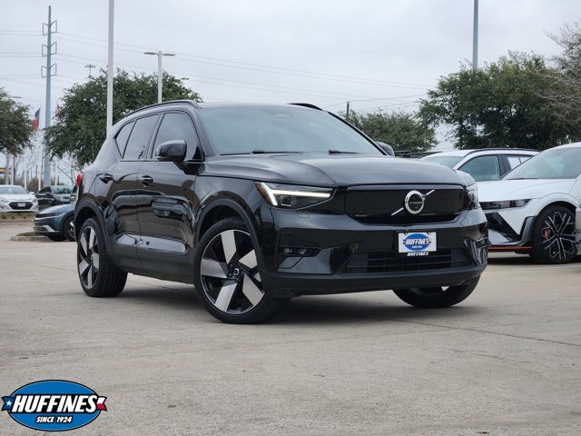 2023 Volvo XC40 Ultimate's photo