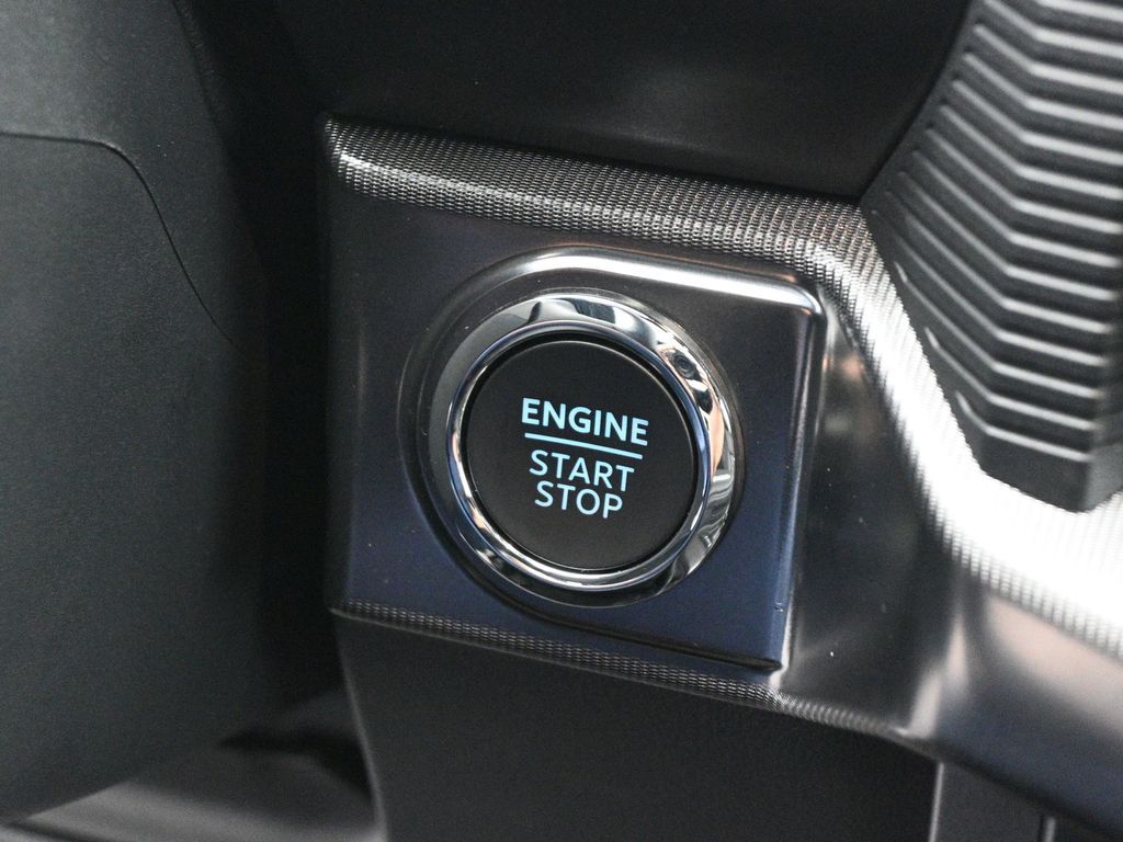 2025 Ford F-150 Lariat photo 12