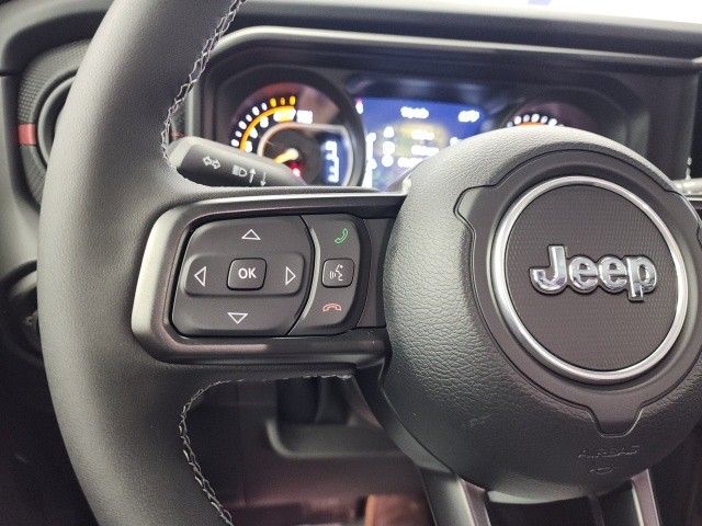 2025 Jeep Wrangler Rubicon photo 12