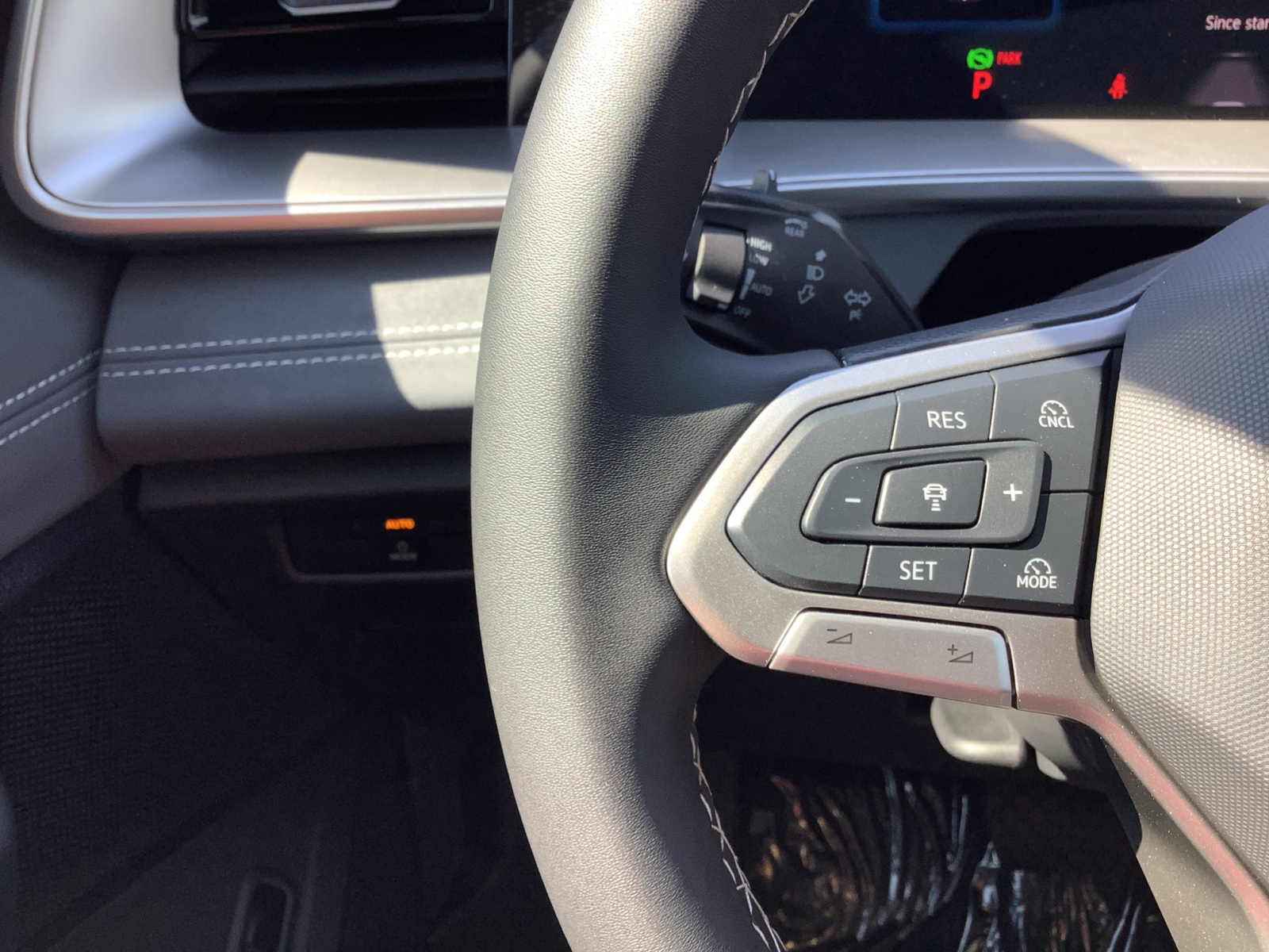 2025 Volkswagen Tiguan SE photo 26