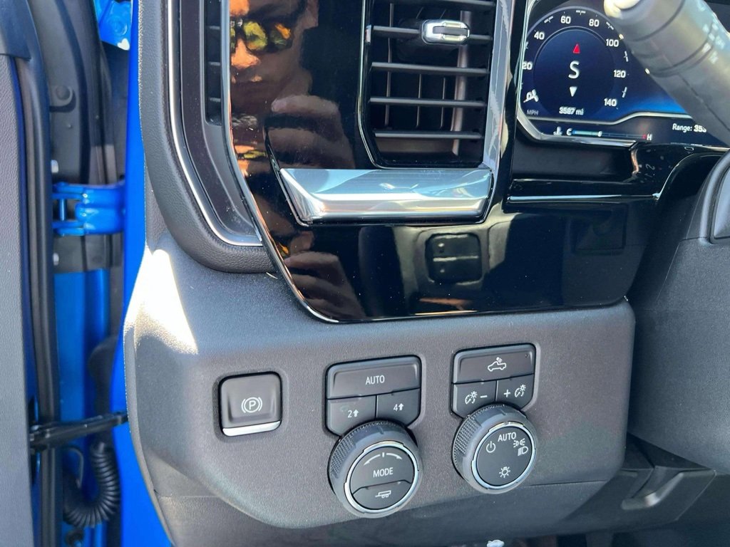 2025 Chevrolet Silverado 1500 LT photo 14