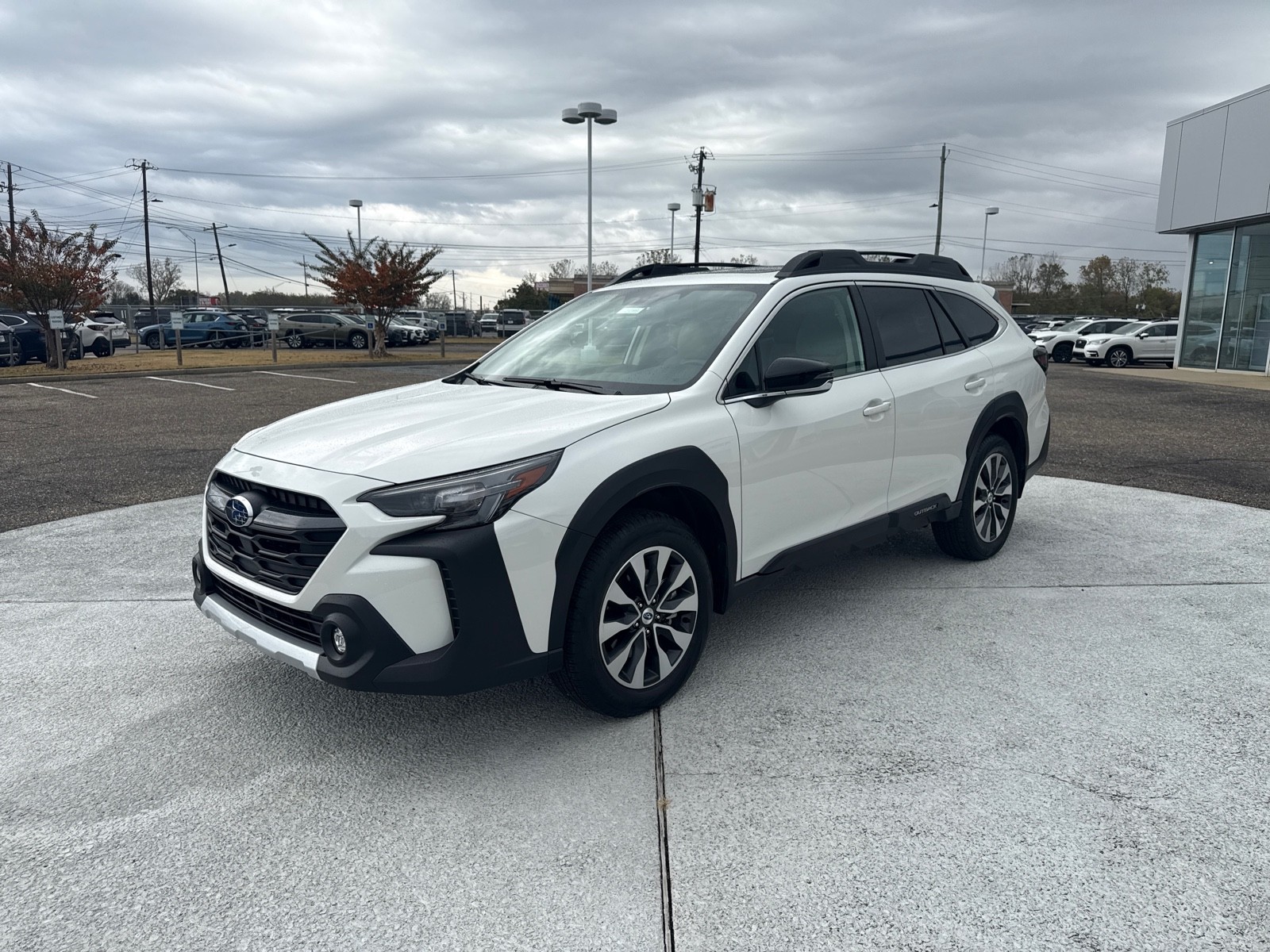 2025 Subaru Outback Limited photo 2