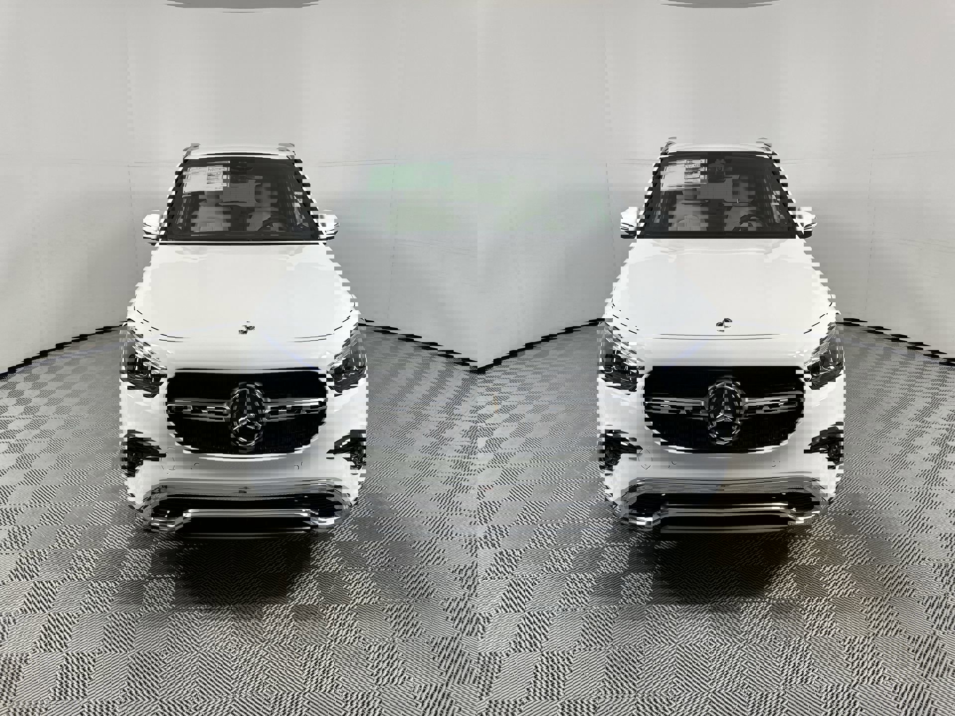 2025 Mercedes Benz GLA 250 4MATIC photo 3