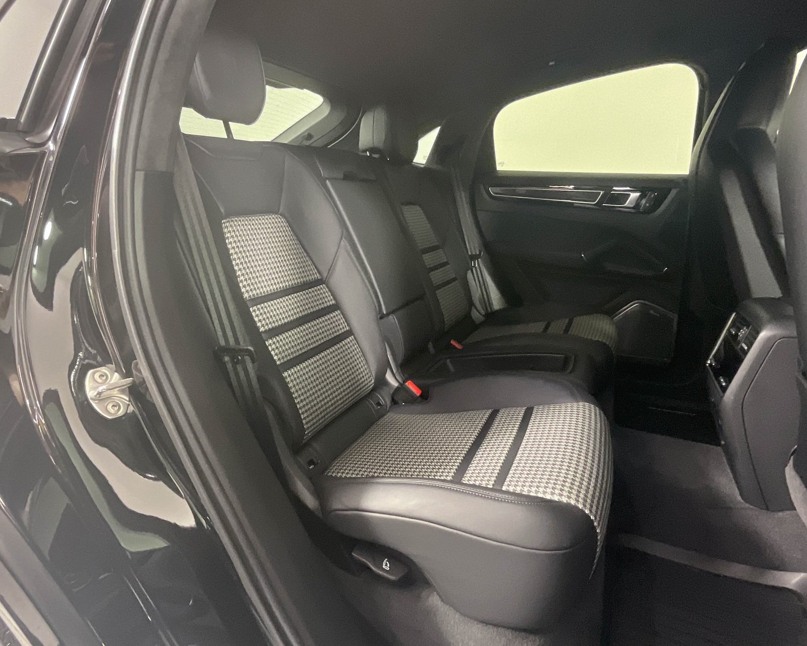 2023 Porsche Cayenne Coupe GTS photo 21