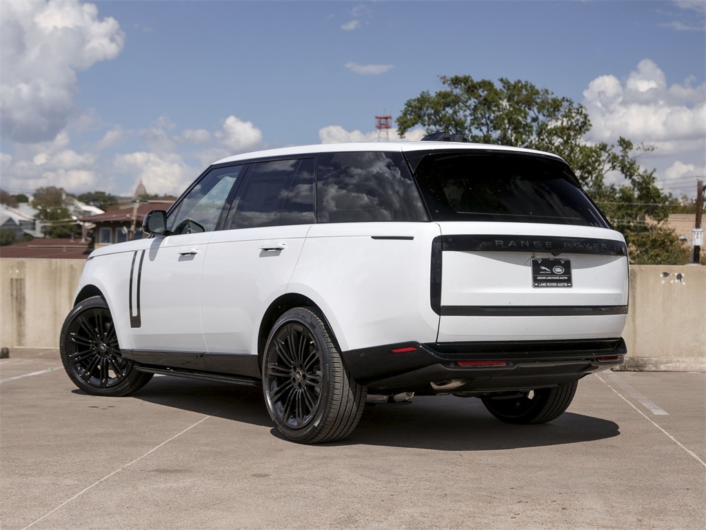 2025 Land Rover Range Rover SE photo 4