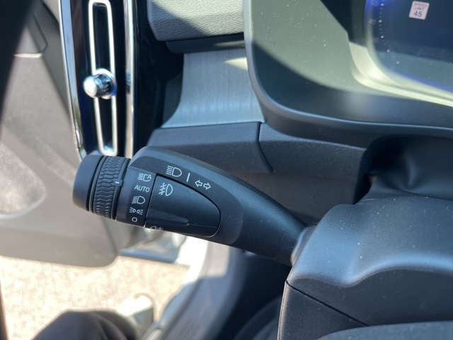 2026 Volvo XC40 Plus photo 14