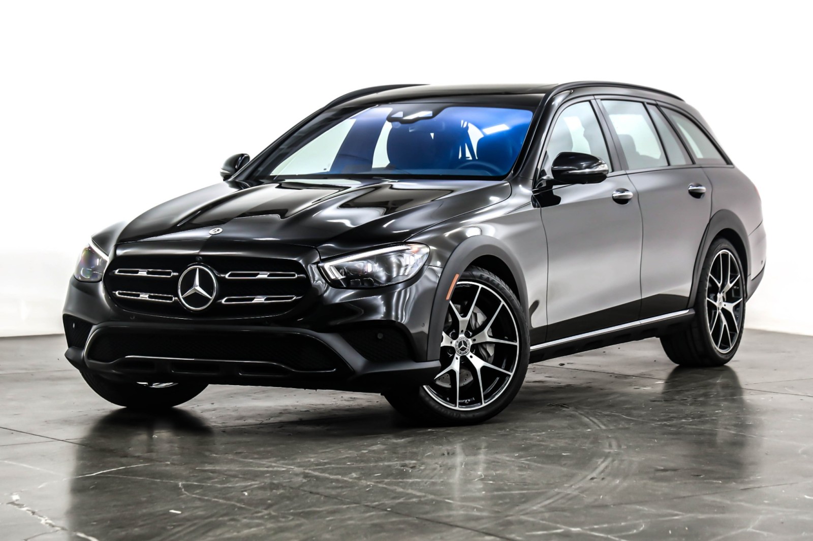 2022 Mercedes-Benz E-Class E450 All-Terrain's photo
