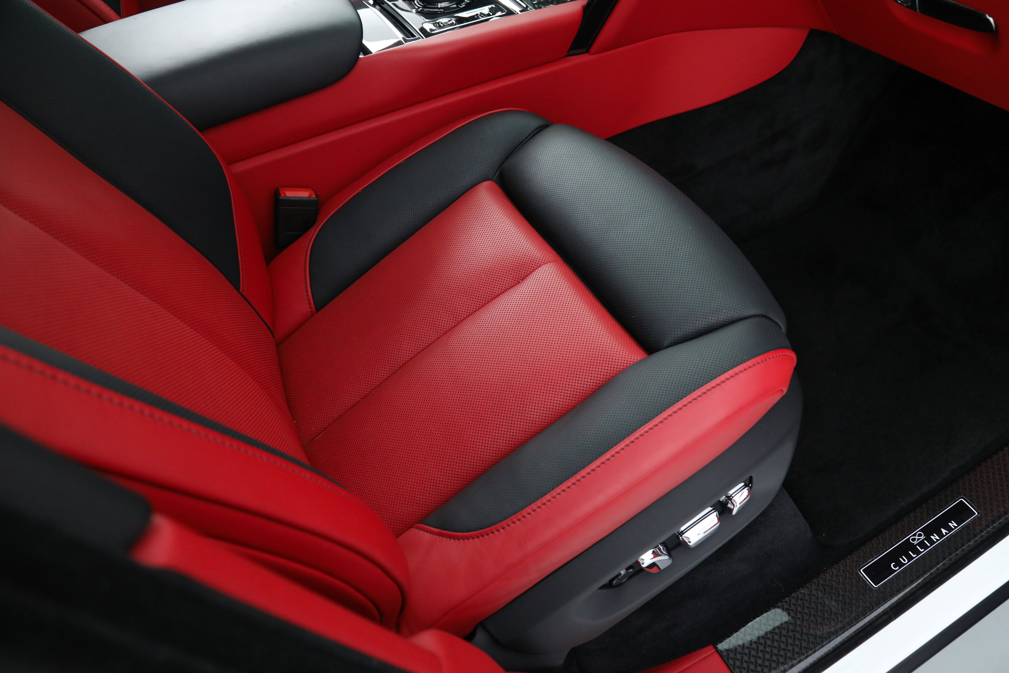 2023 Rolls Royce Cullinan Black Badge photo 20