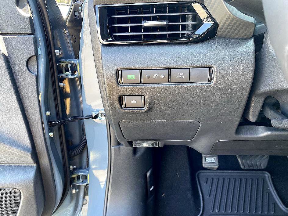 2025 Nissan Sentra SV photo 11