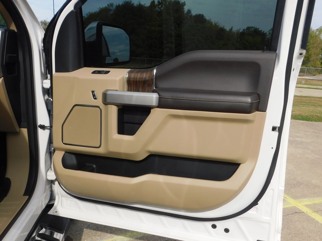 2019 Ford F-150 Lariat photo 14