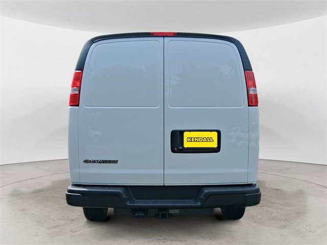 2025 Chevrolet Express Cargo 2500 photo 4