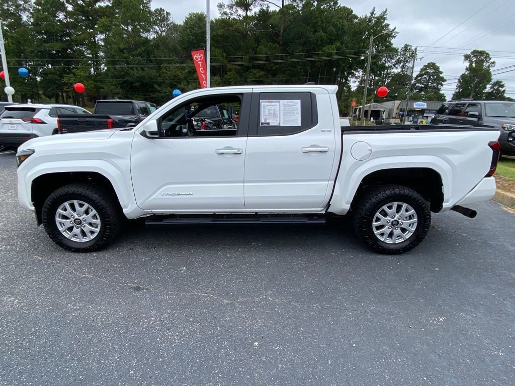 2024 Toyota Tacoma SR5 photo 3