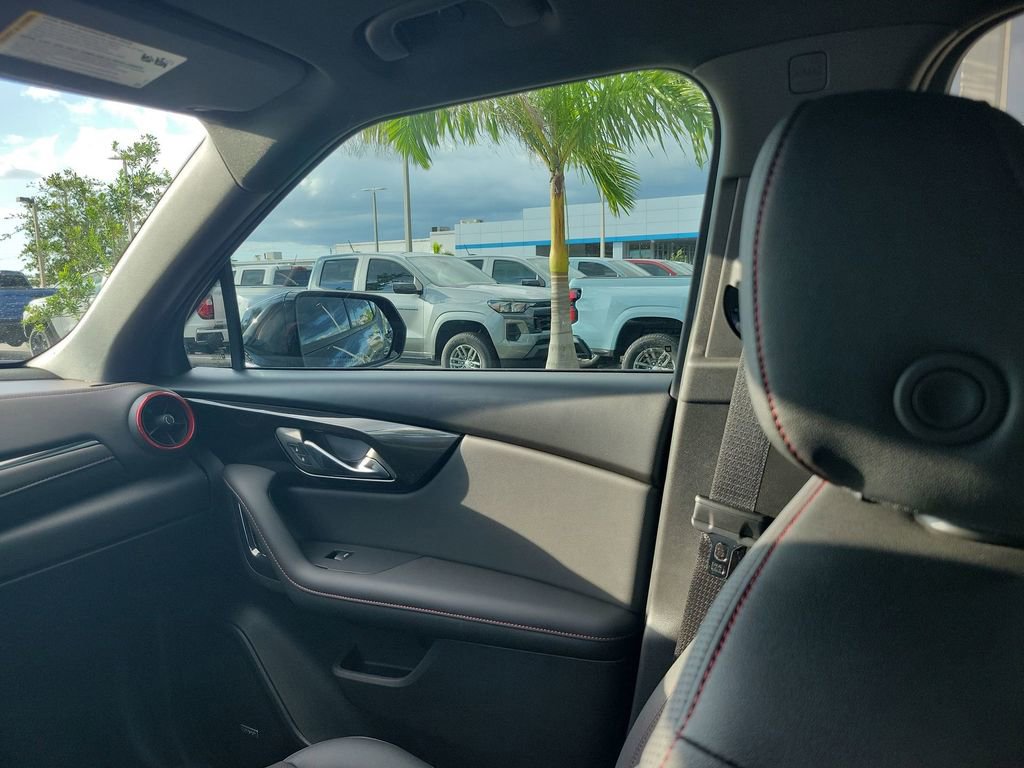 2025 Chevrolet Blazer RS photo 11