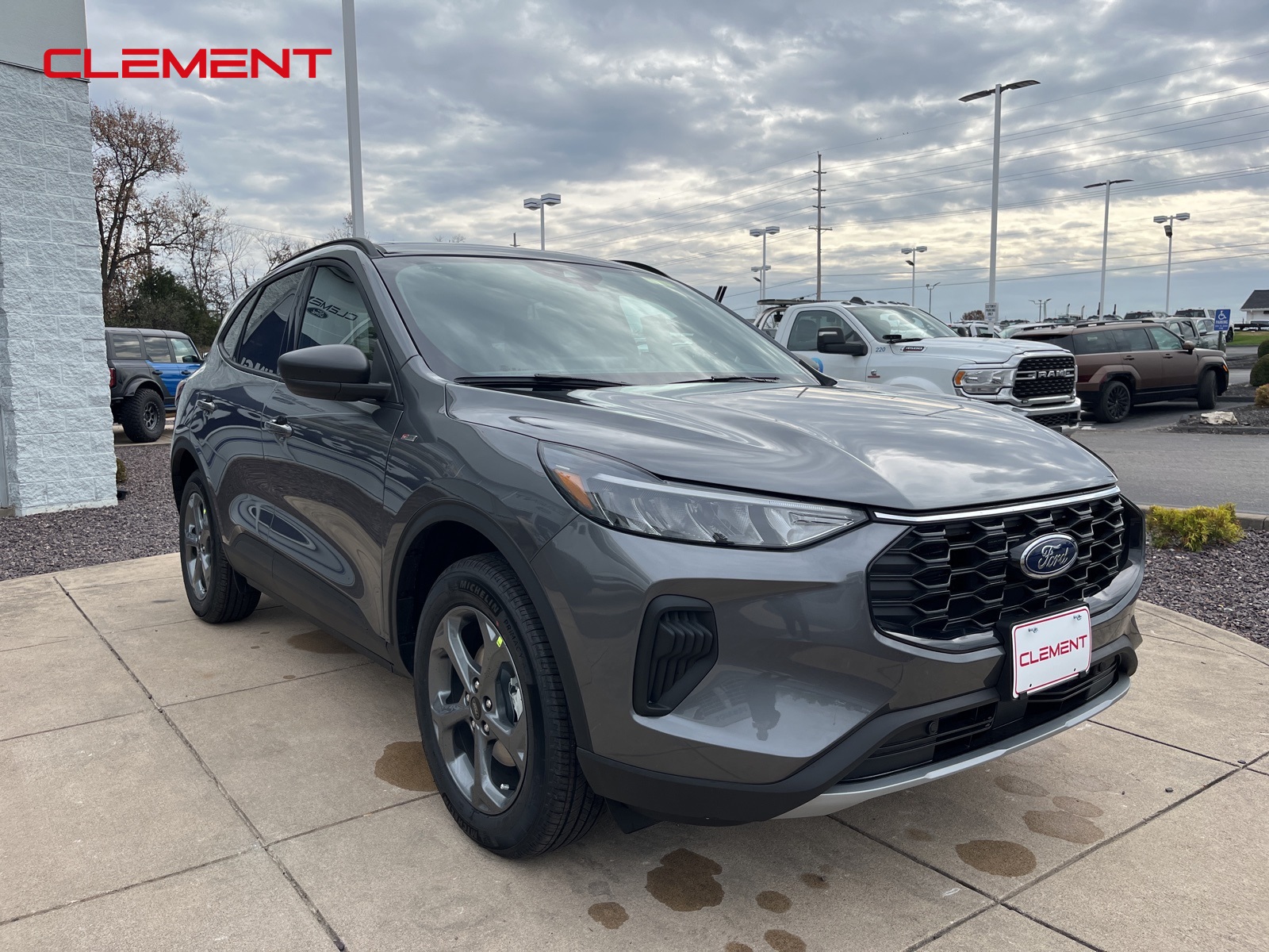 2025 Ford Escape ST-Line photo 3