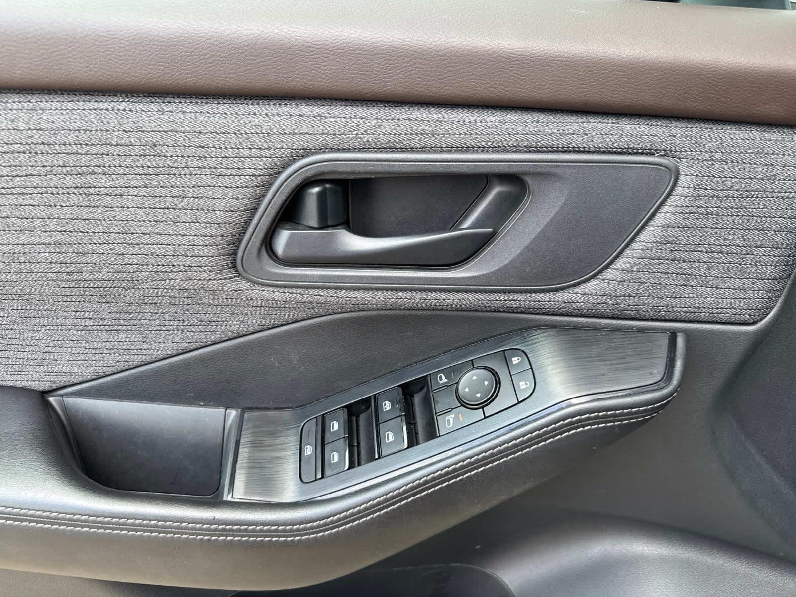 2021 Nissan Rogue S photo 37