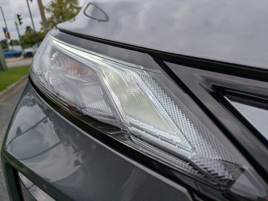 2026 Nissan Rogue SV photo 7