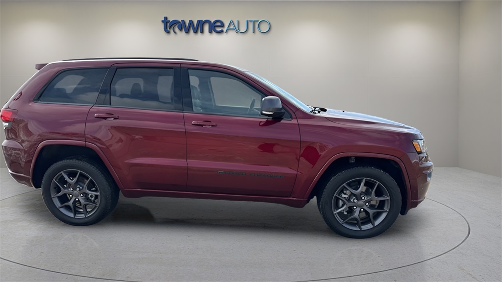 2021 Jeep Grand Cherokee Anniversary Edition photo 6
