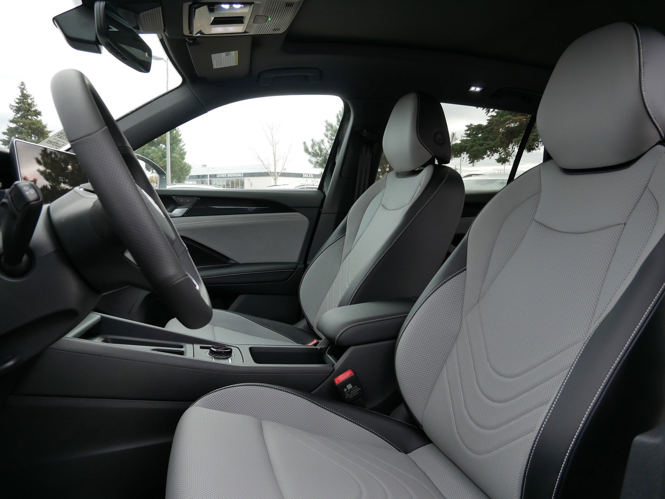 2026 Volkswagen Tiguan SE R-Line Black photo 3