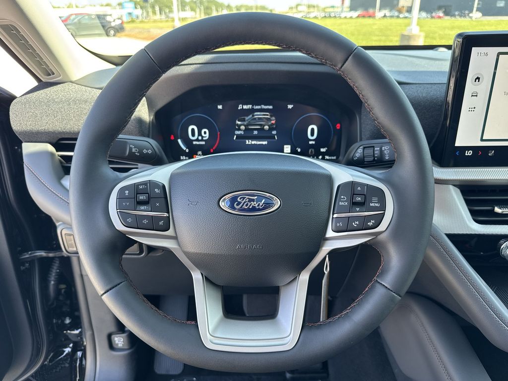 2025 Ford Explorer photo 10