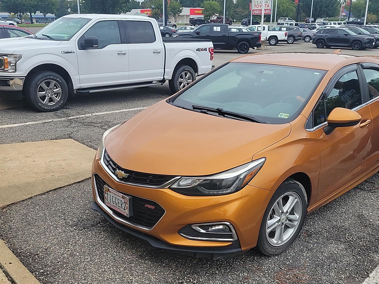 2017 Chevrolet Cruze LT photo 3