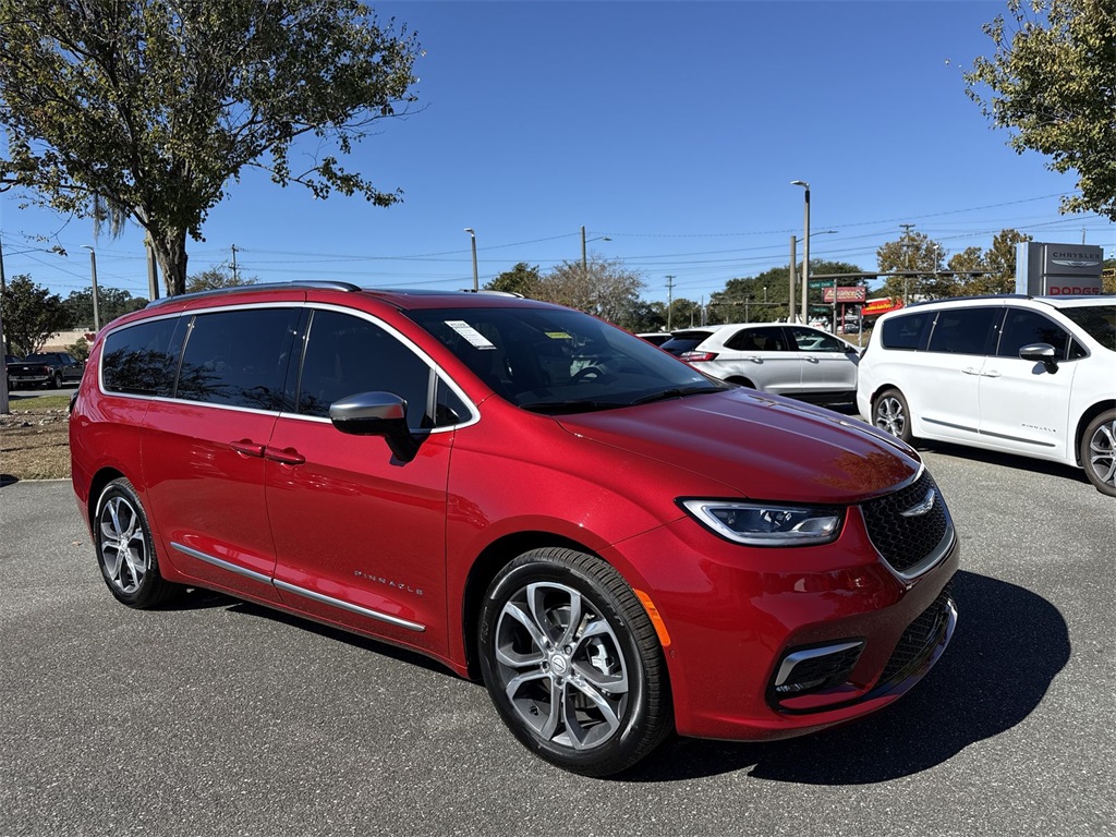 2026 Chrysler Pacifica Pinnacle's photo