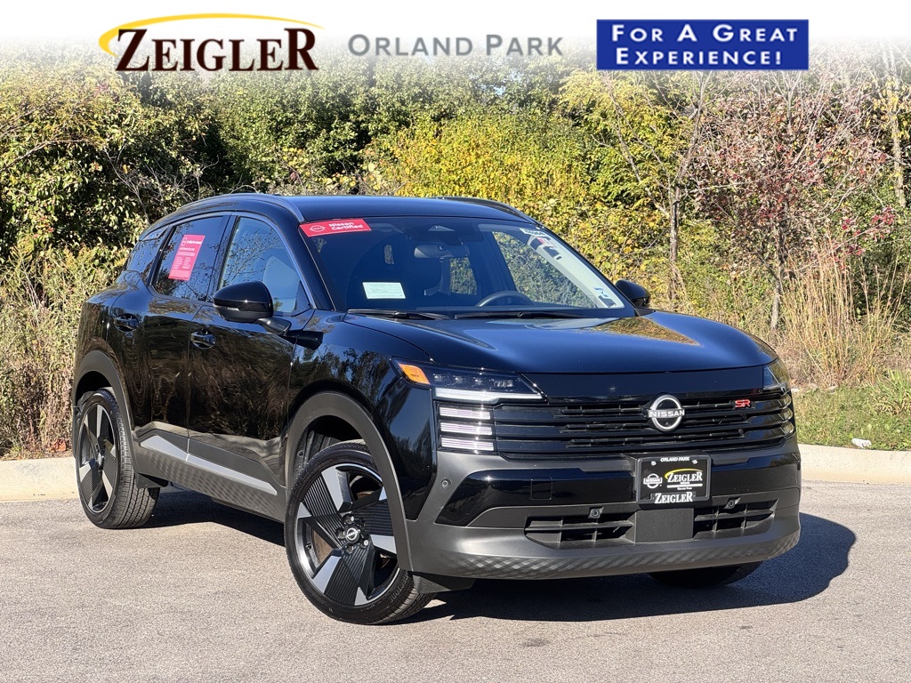 2025 Nissan Kicks SR AWD's photo