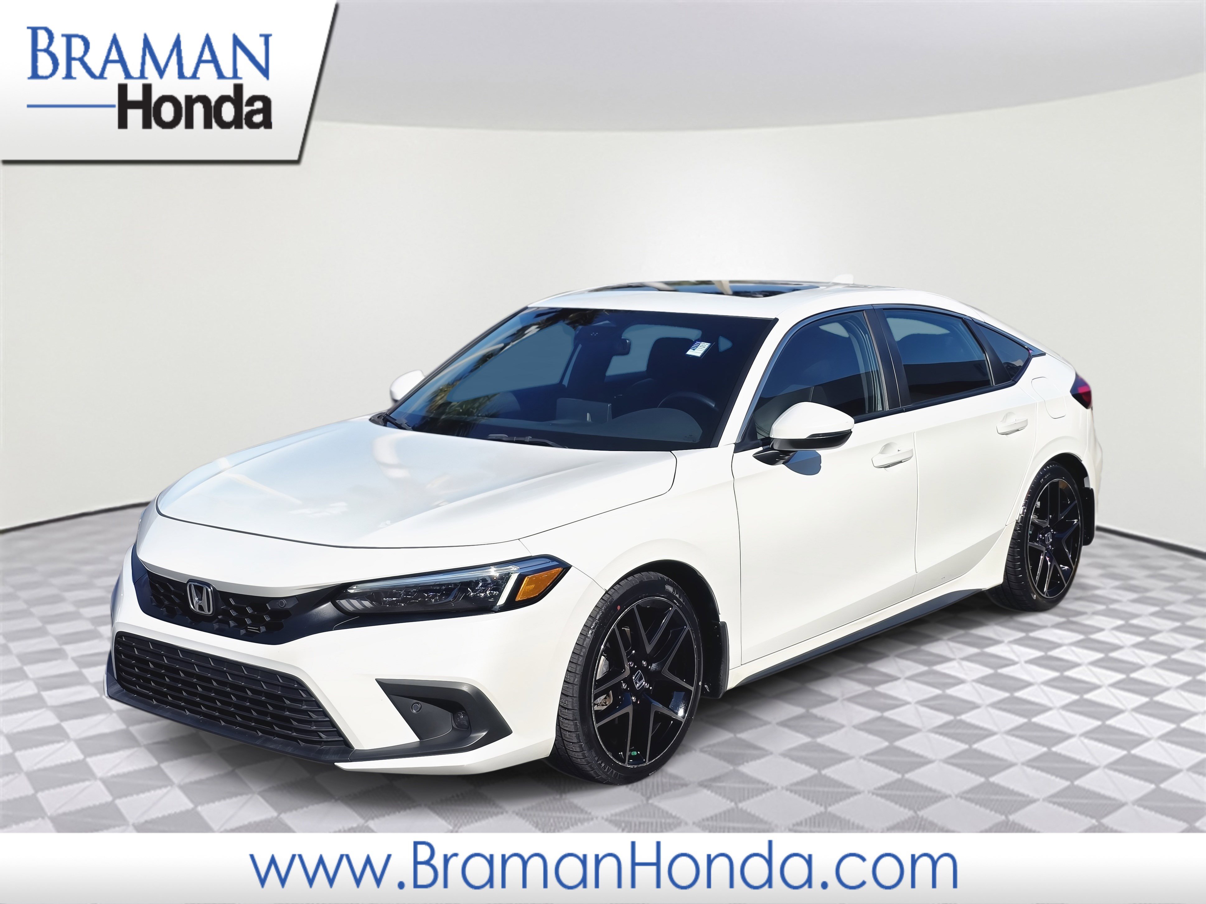 2023 Honda Civic Hatchback Sport Touring's photo