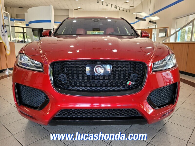 2018 Jaguar F-PACE S photo 2