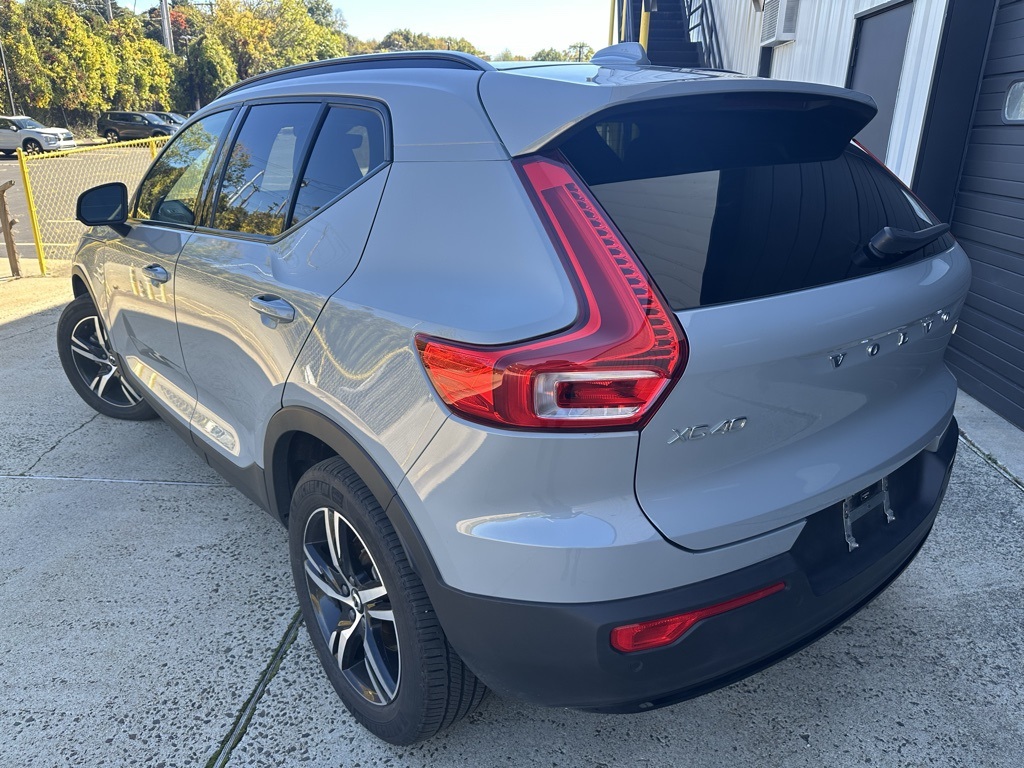2024 Volvo XC40 Core photo 3