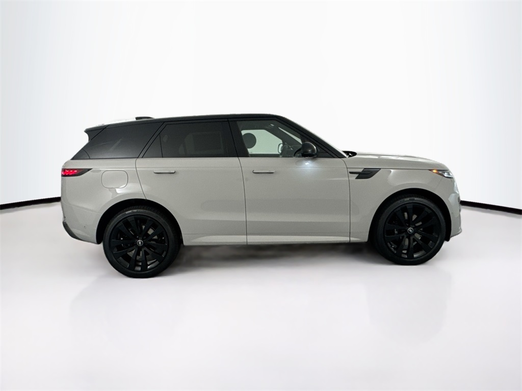 2025 Land Rover Range Rover Sport SE photo 2