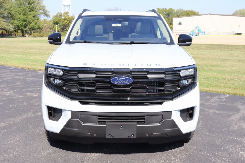 2025 Ford Expedition MAX photo 4