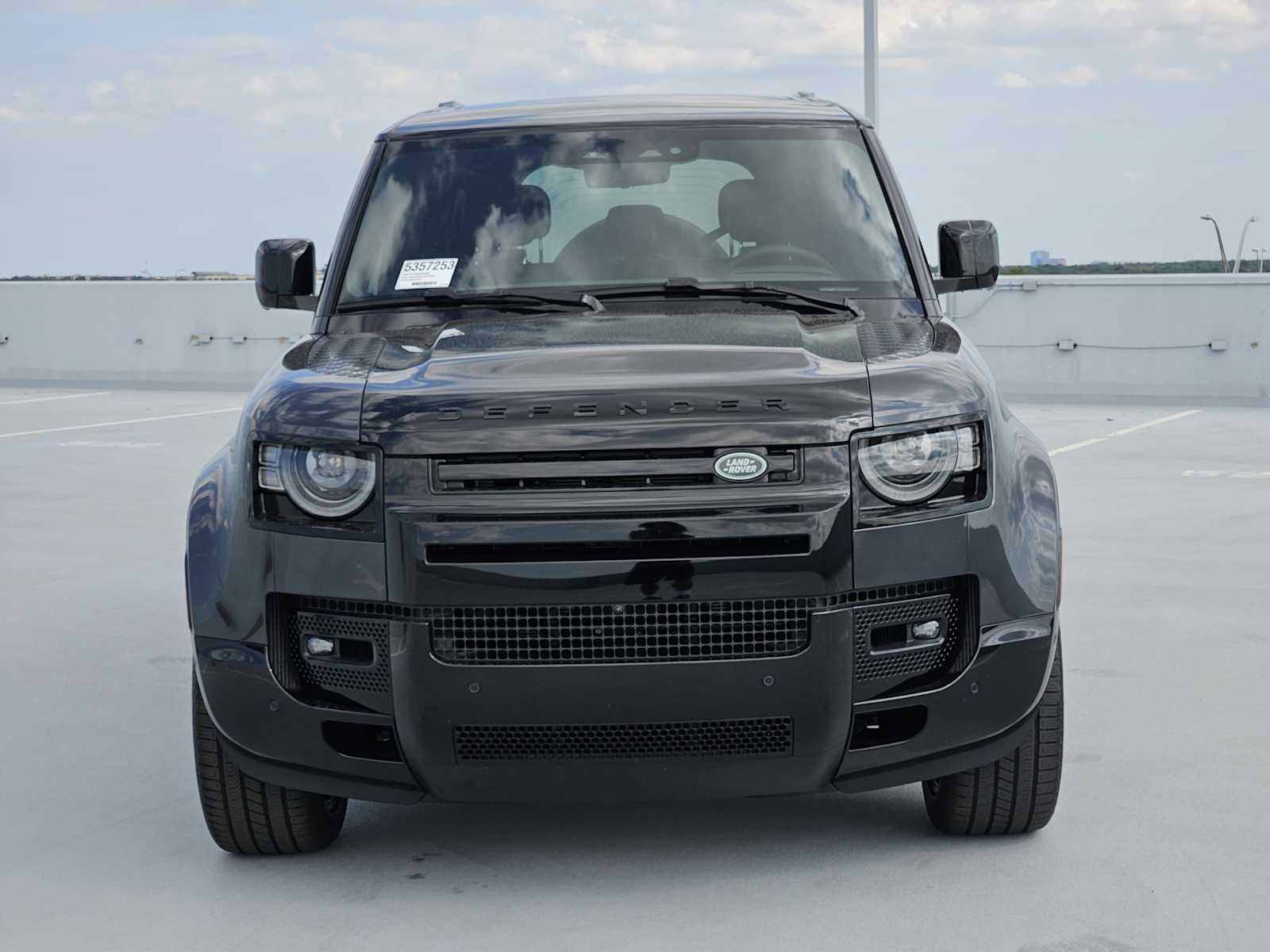 2025 Land Rover Defender 110 X photo 2