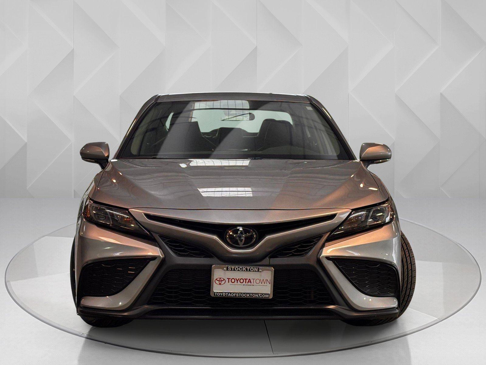 2024 Toyota Camry SE photo 4